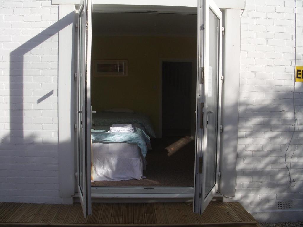 Barbie House ,Opposite The Beach & Paignton Pier , 2 Bedroom Apartment With Private Car Space & Garden , Free Access Next Door To The Stunning Ballet & Make Up School & A Beautiful Ladys Beauty Salon (Adults Only) Phòng bức ảnh