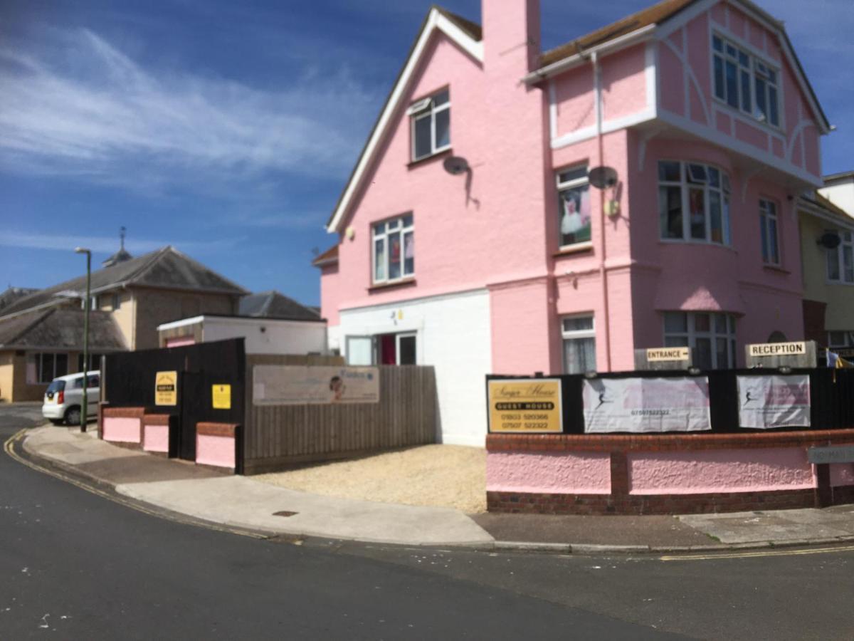 Barbie House ,Opposite The Beach & Paignton Pier , 2 Bedroom Apartment With Private Car Space & Garden , Free Access Next Door To The Stunning Ballet & Make Up School & A Beautiful Ladys Beauty Salon (Adults Only) Ngoại thất bức ảnh